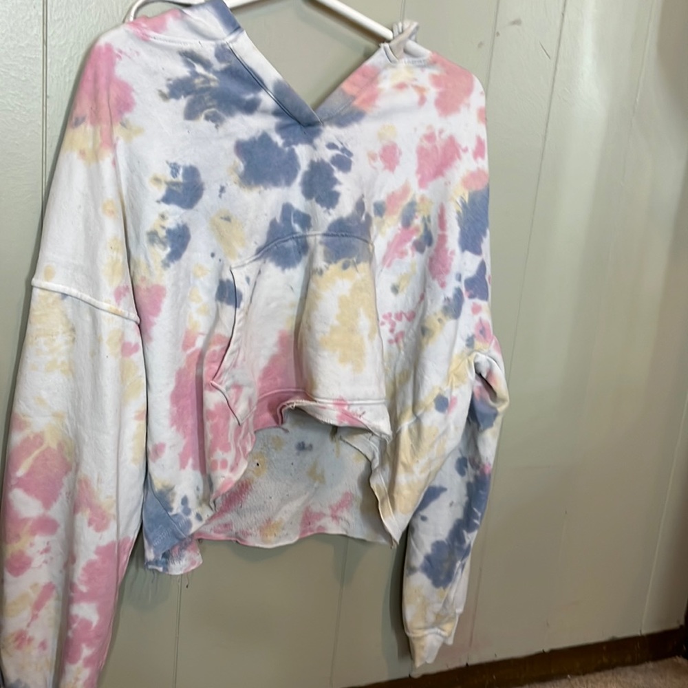 Tie-dye cropped sweatshirt